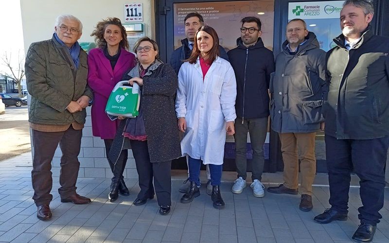 Un defibrillatore in ognuna delle Farmacie Comunali di Arezzo